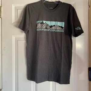 Men’s North Face T-shirt. Size Small. Used, in Good Condition.